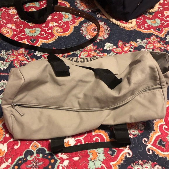 Paco Rabanne designer duffle bag - Picture 3 of 4